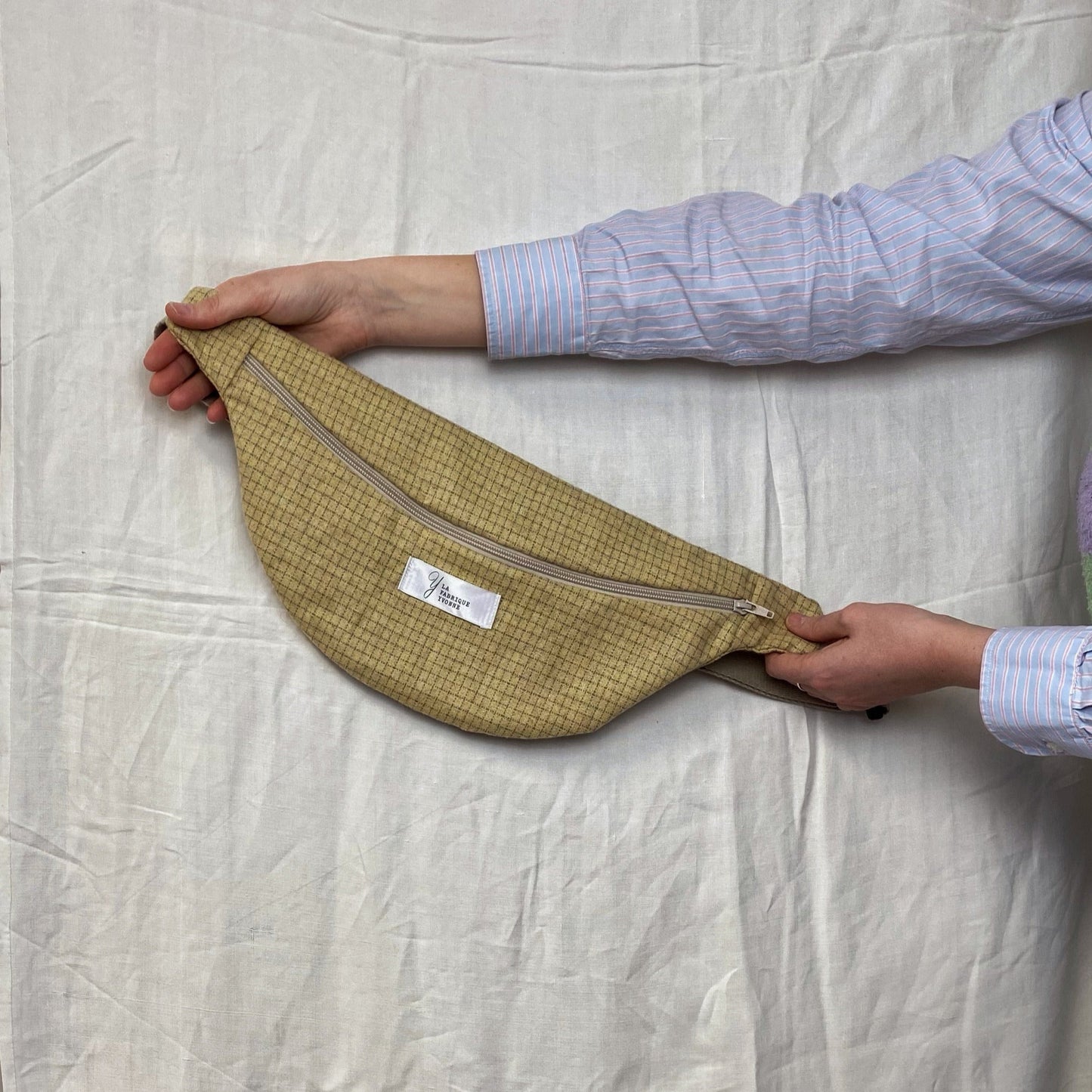 Sac banane - Lainage beige doublure violette