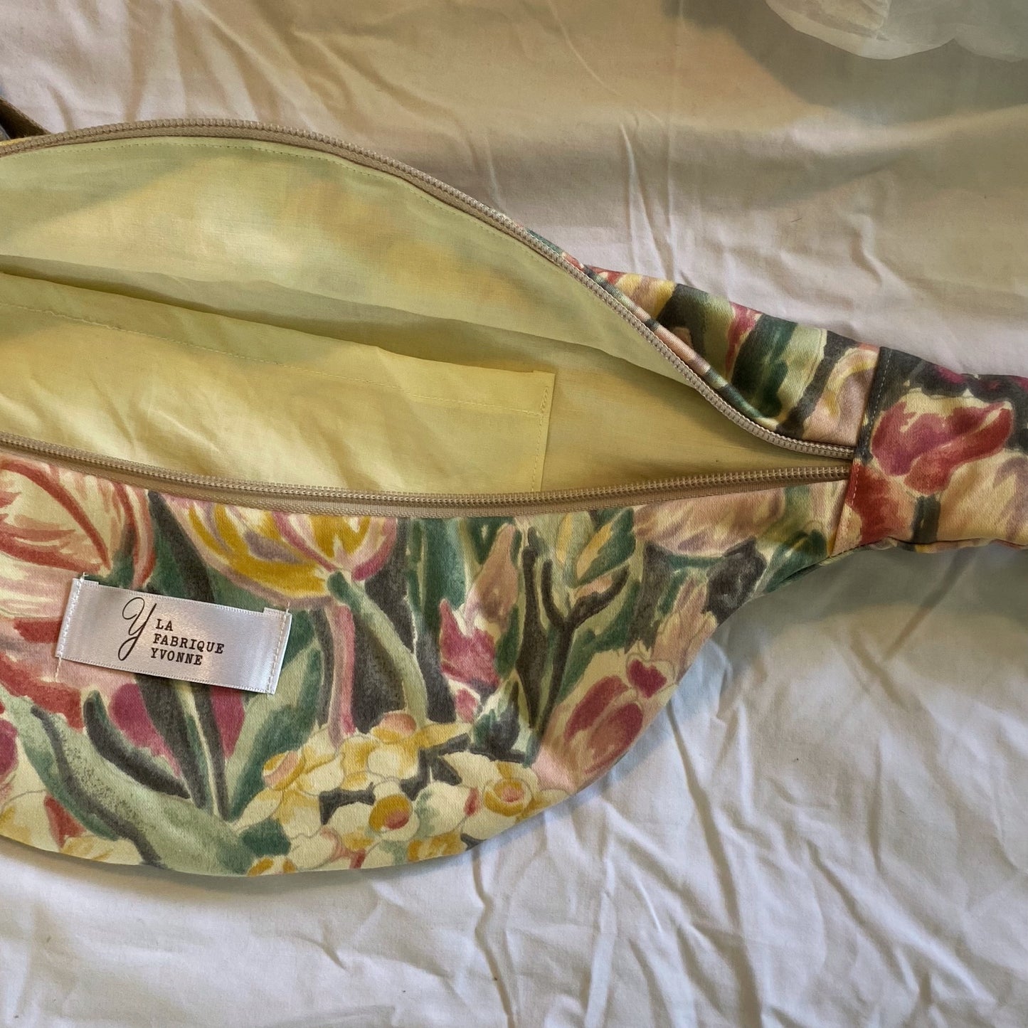 Sac banane - Fleurs roses et jaunes